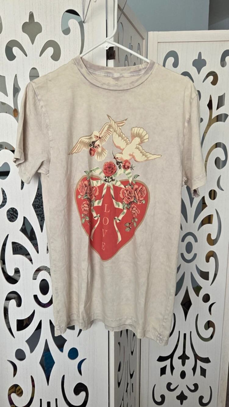 Lotus Fashion Love Heart Dove Graphic Tee Medium Cream Cotton Romantic Boho